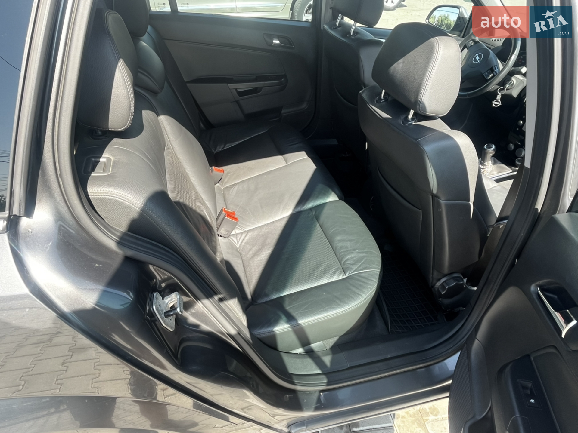 2010 Opel Astra - мініатюра 8