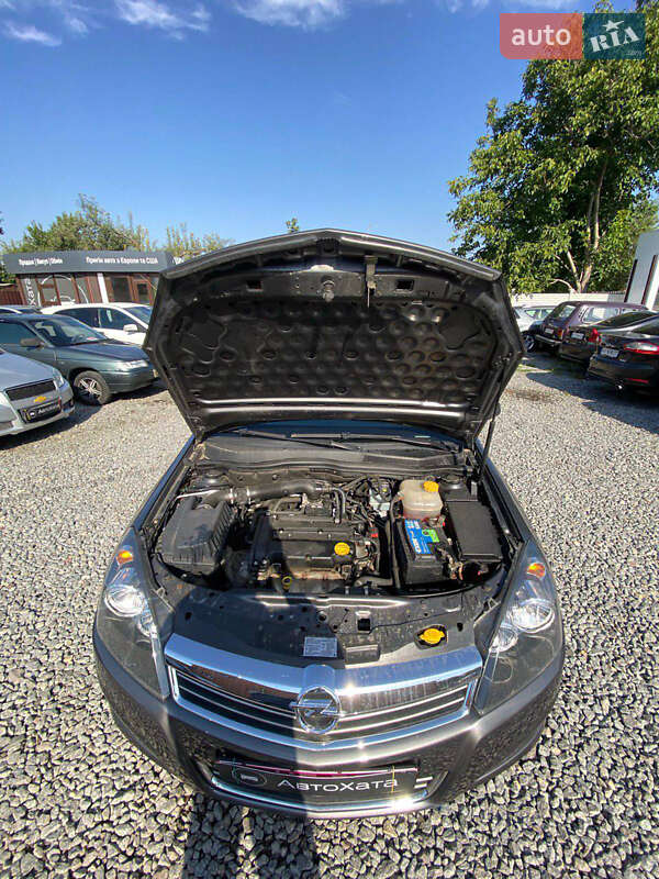 Хэтчбек Opel Astra 2009 в Дергачах