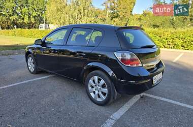 Хэтчбек Opel Astra 2012 в 