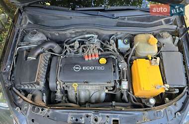 Хэтчбек Opel Astra 2012 в 
