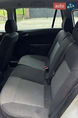 Универсал Opel Astra 2010 в 