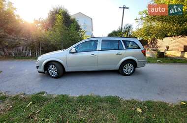 Универсал Opel Astra 2010 в 