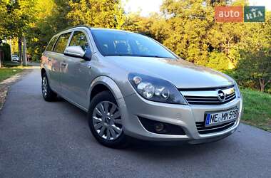 Универсал Opel Astra 2010 в 