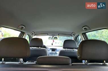 Универсал Opel Astra 2010 в 