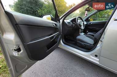 Универсал Opel Astra 2010 в 