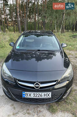 Универсал Opel Astra 2012 в 