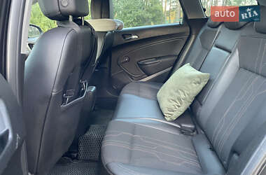 Универсал Opel Astra 2012 в 