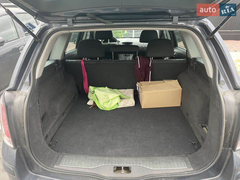 Універсал Opel Astra 2009 в Луцьку