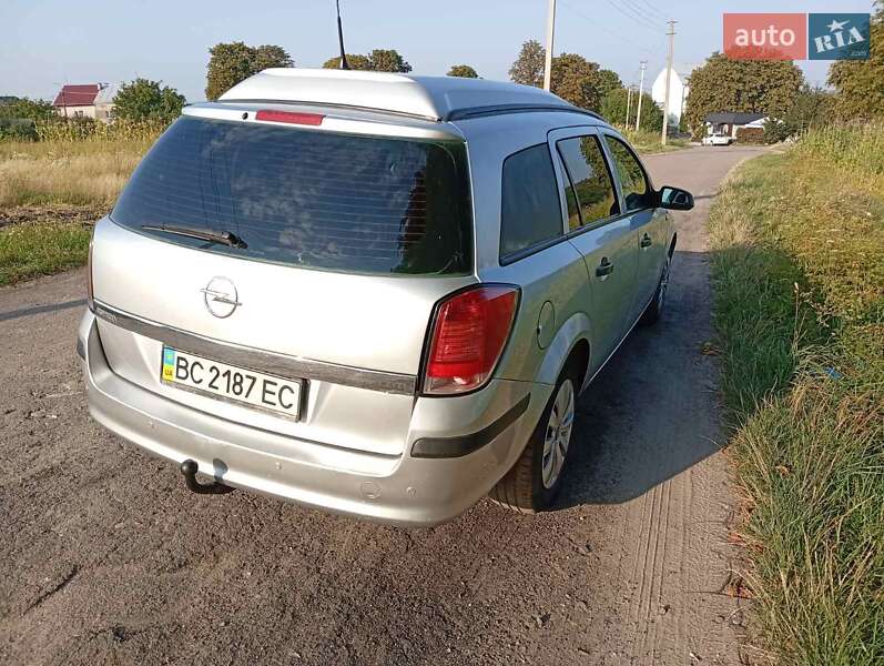 Универсал Opel Astra 2005 в Золочеве
