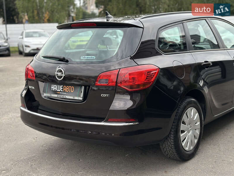 Универсал Opel Astra 2014 в Шептицькому