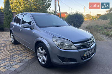 Хэтчбек Opel Astra 2007 в Одессе