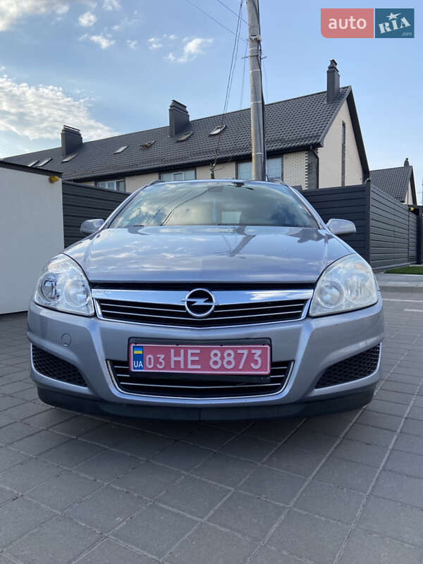 Универсал Opel Astra 2008 в Белой Церкви