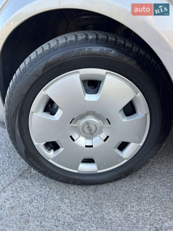 Универсал Opel Astra 2006 в Белой Церкви
