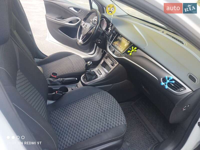 Универсал Opel Astra 2018 в 