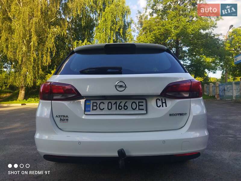 Универсал Opel Astra 2018 в Золочеве