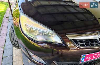 Хетчбек Opel Astra 2013 в 