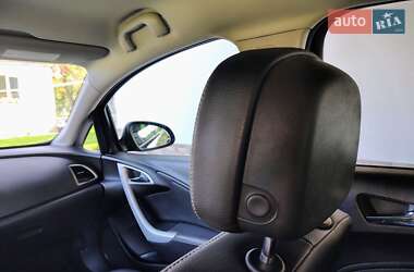 Хетчбек Opel Astra 2013 в 