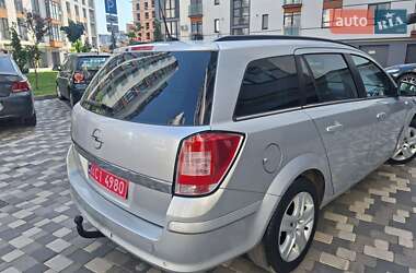 Универсал Opel Astra 2010 в 
