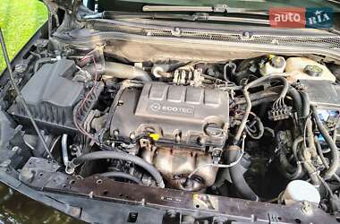 Хетчбек Opel Astra 2013 в 