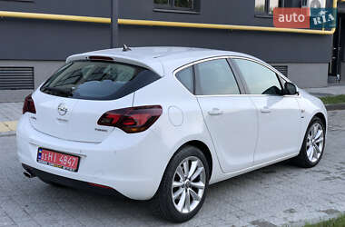 Хэтчбек Opel Astra 2011 в 