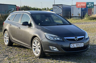 Універсал Opel Astra 2011 в Львові