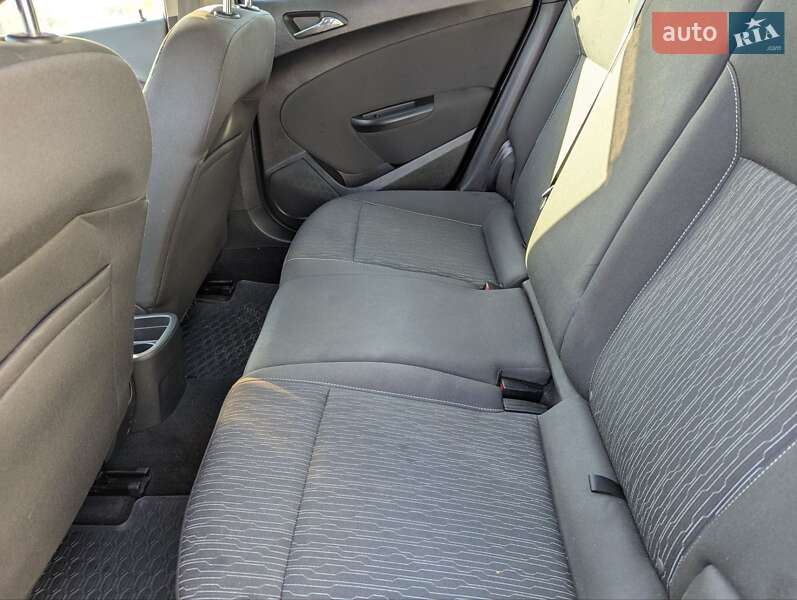 Универсал Opel Astra 2015 в Ивано-Франковске