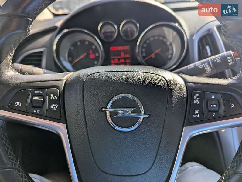 Универсал Opel Astra 2015 в Ивано-Франковске