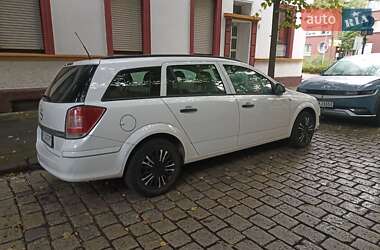 Универсал Opel Astra 2010 в 