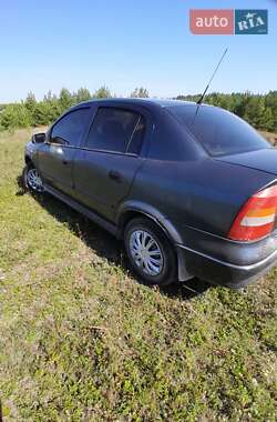 Седан Opel Astra 2004 в 
