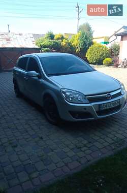 Хэтчбек Opel Astra 2007 в 