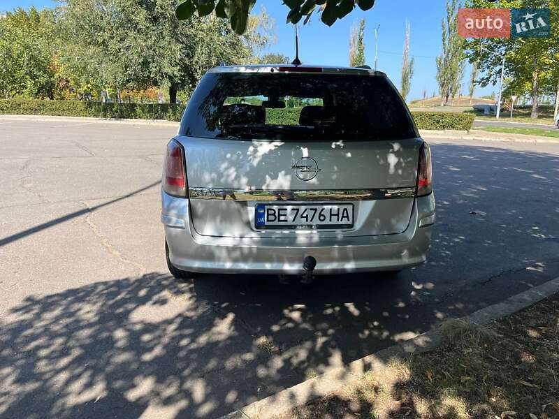 Универсал Opel Astra 2009 в Южноукраинске