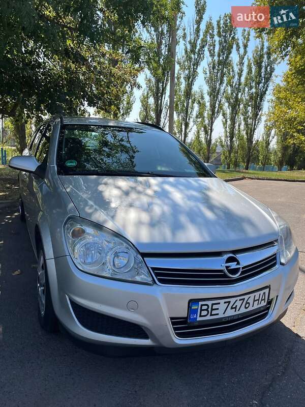 Универсал Opel Astra 2009 в Южноукраинске