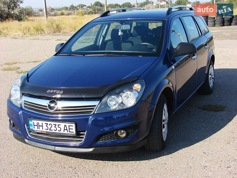 Универсал Opel Astra 2011 в Одессе