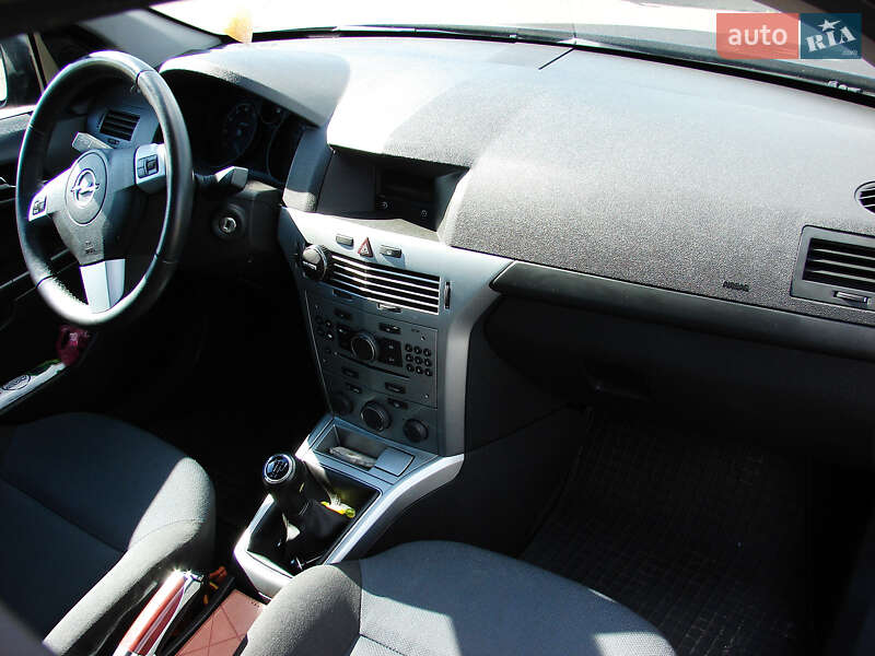 Универсал Opel Astra 2011 в Одессе