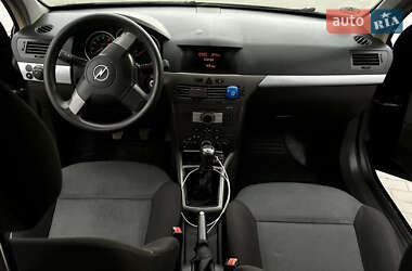 Универсал Opel Astra 2005 в 