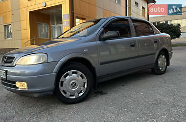 Седан Opel Astra 2007 в Краснограде