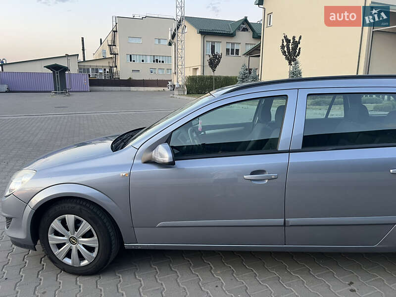 Универсал Opel Astra 2008 в Рожище