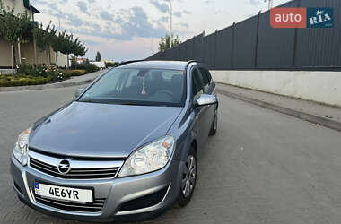 Универсал Opel Astra 2008 в Рожище