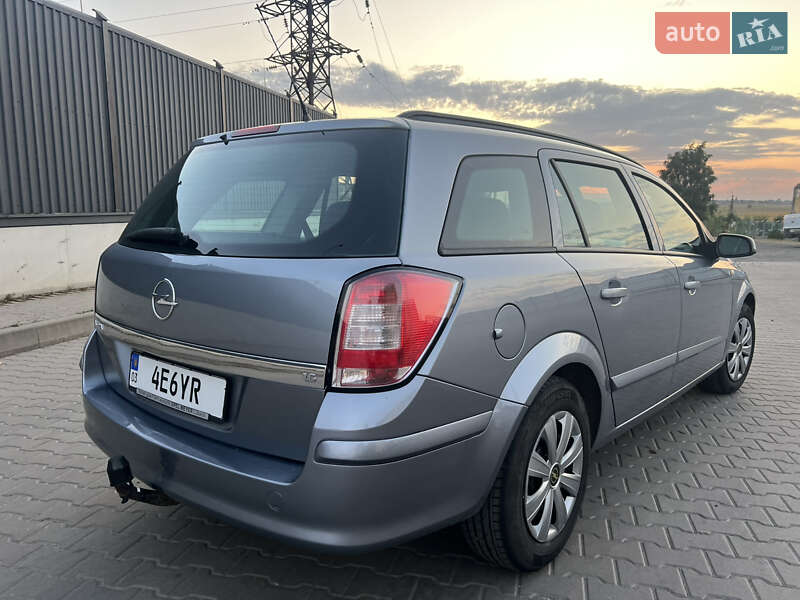 Универсал Opel Astra 2008 в Рожище
