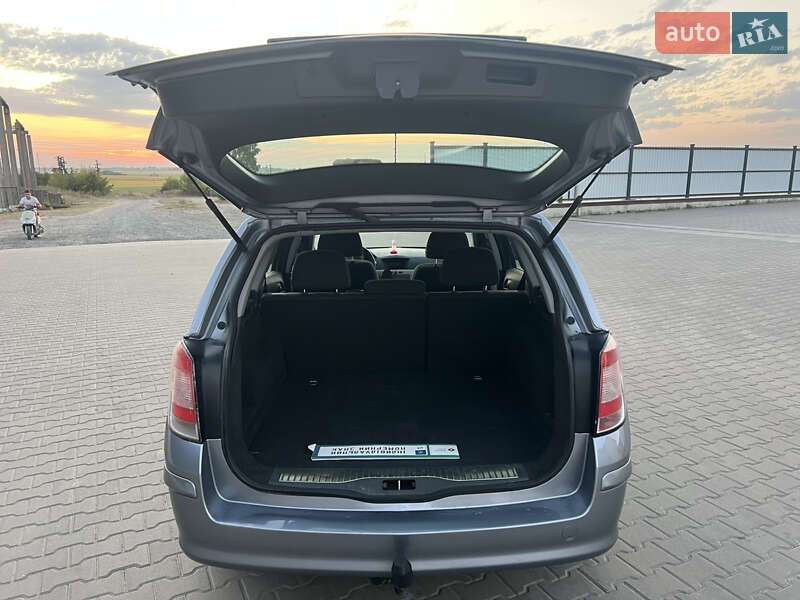 Универсал Opel Astra 2008 в Рожище