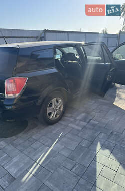 Универсал Opel Astra 2011 в 