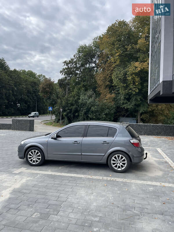 Хэтчбек Opel Astra 2004 в Стрые