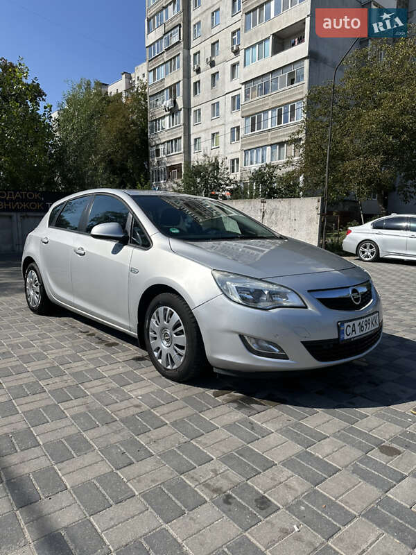 Opel Astra 2010