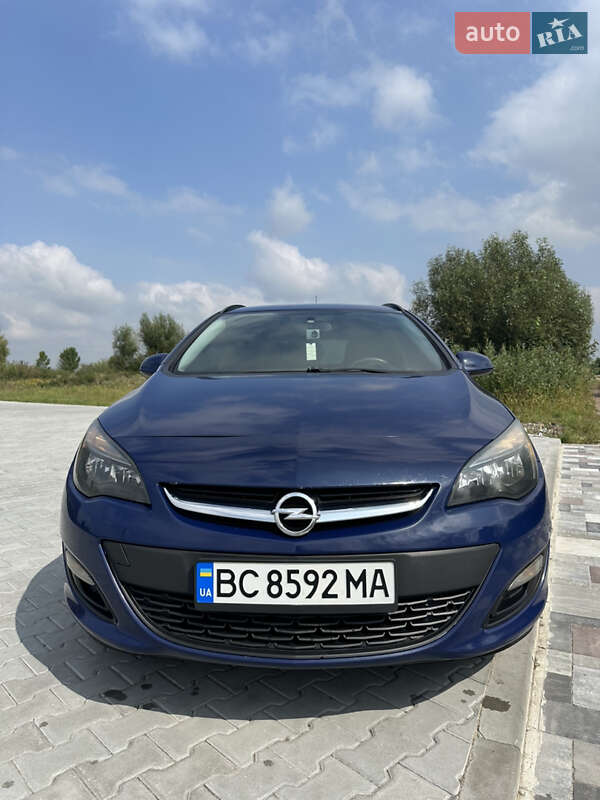 Універсал Opel Astra 2015 в Львові