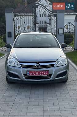 Хетчбек Opel Astra 2009 в 