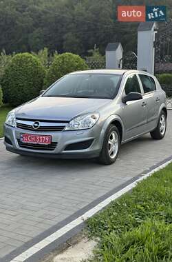 Хетчбек Opel Astra 2009 в 