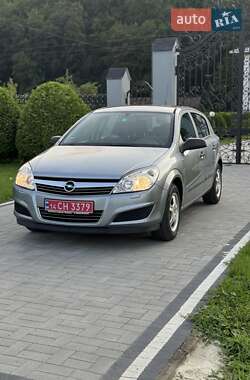 Хетчбек Opel Astra 2009 в 