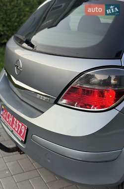 Хетчбек Opel Astra 2009 в 