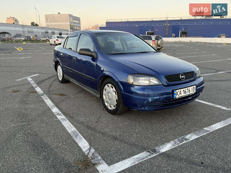 Седан Opel Astra 2006 в Киеве