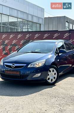 Универсал Opel Astra 2011 в 